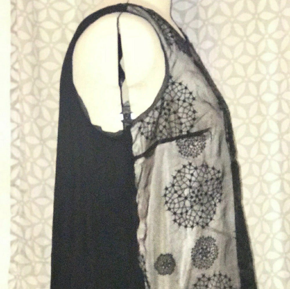 Blouse - Picture 2 of 2